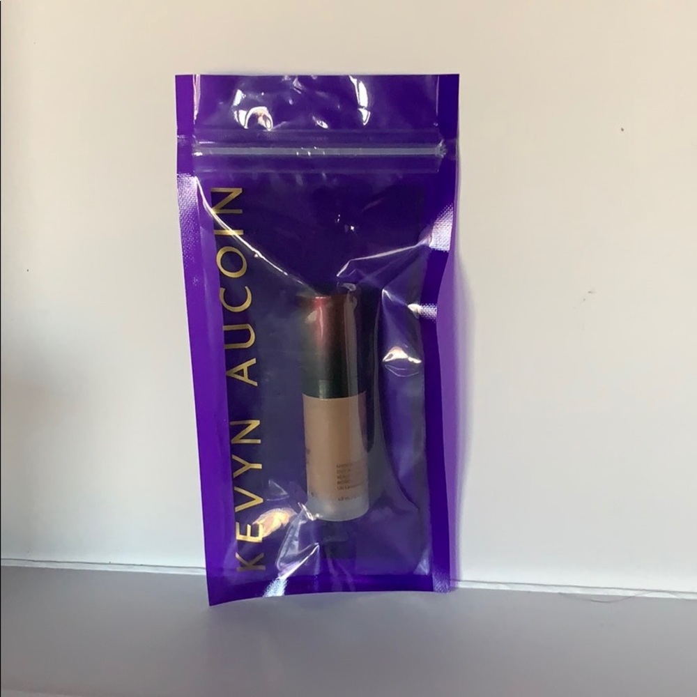 Kevyn Aucoin foundation